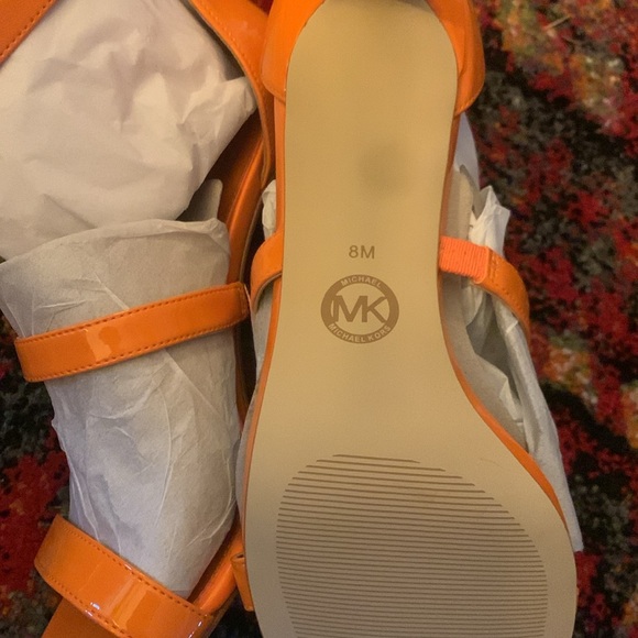NWOB Michael Kors Koda Heel in Orange Patent - Picture 6 of 6